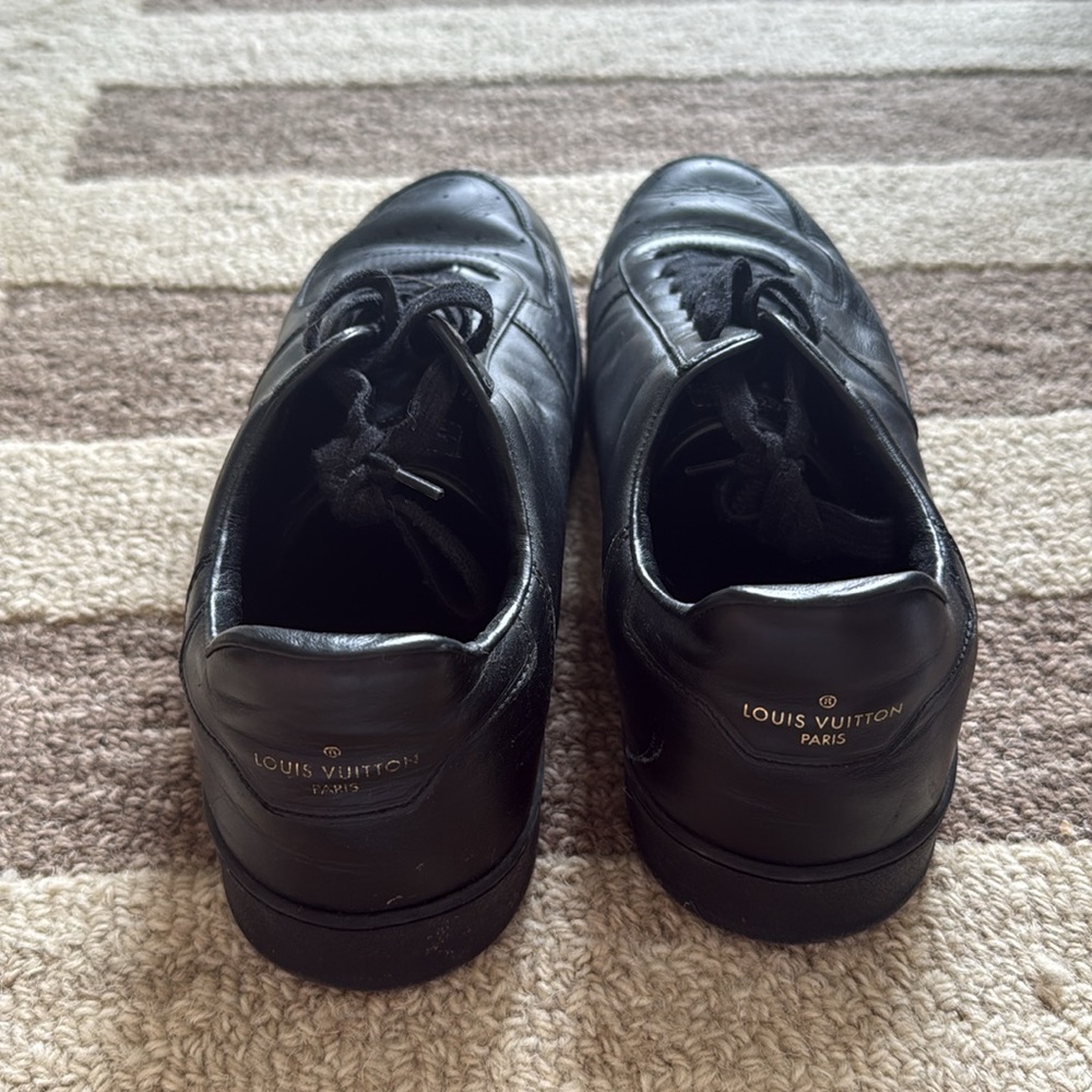 Men's Louis Vuitton Sneakers - Picture 3 of 5